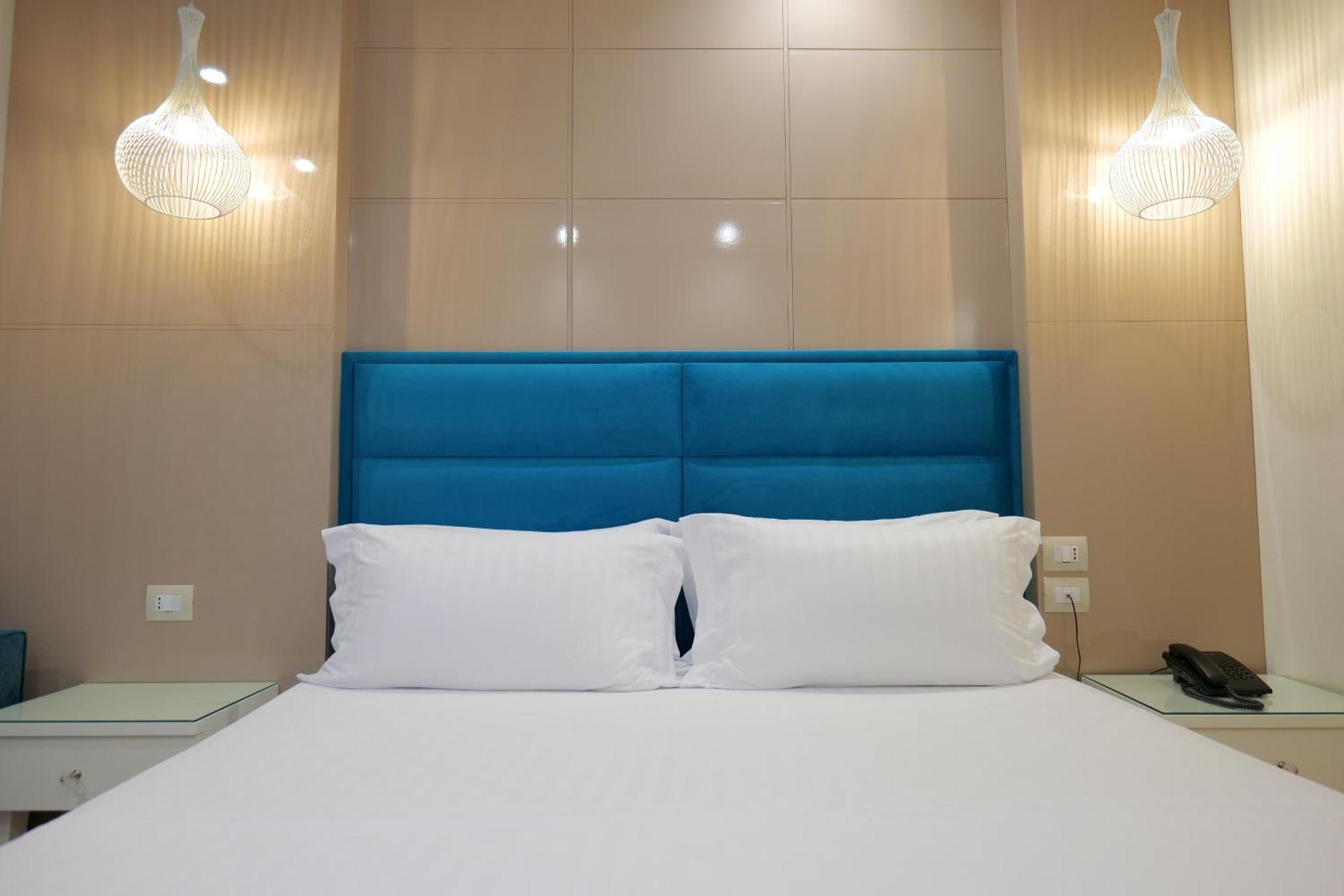 Hotel Luxury Ksamil Pokoj fotografie