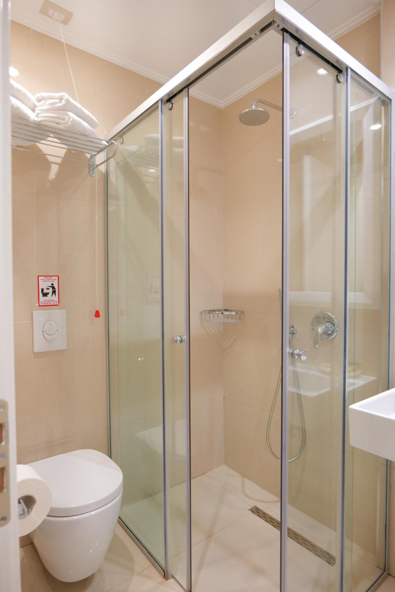 Hotel Luxury Ksamil Pokoj fotografie